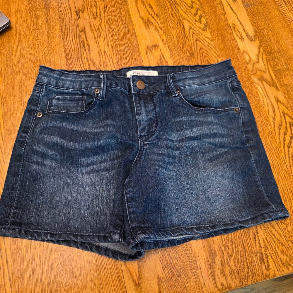 Forever 21 Womens 27 Dark Wash Denim Shorts Whiskered Mid Rise Finished Hem